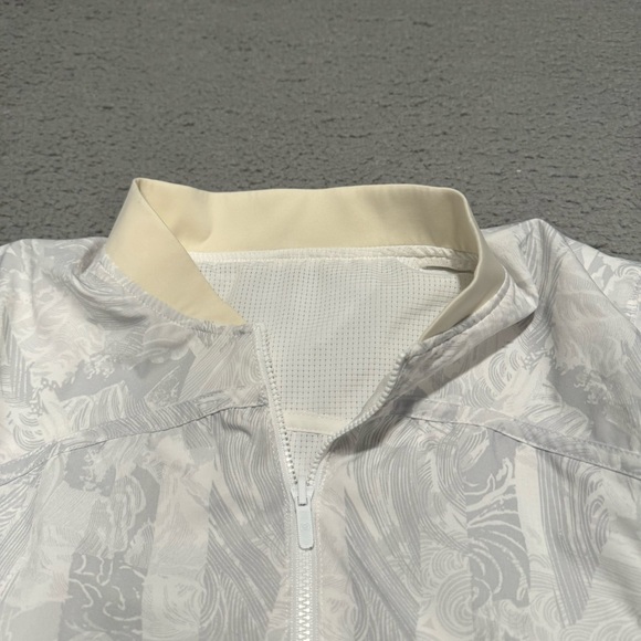 Lululemon Women’s Bomb Around Jacket Reversible Lightweight Stretch Wave White 6 - Picture 3 of 10